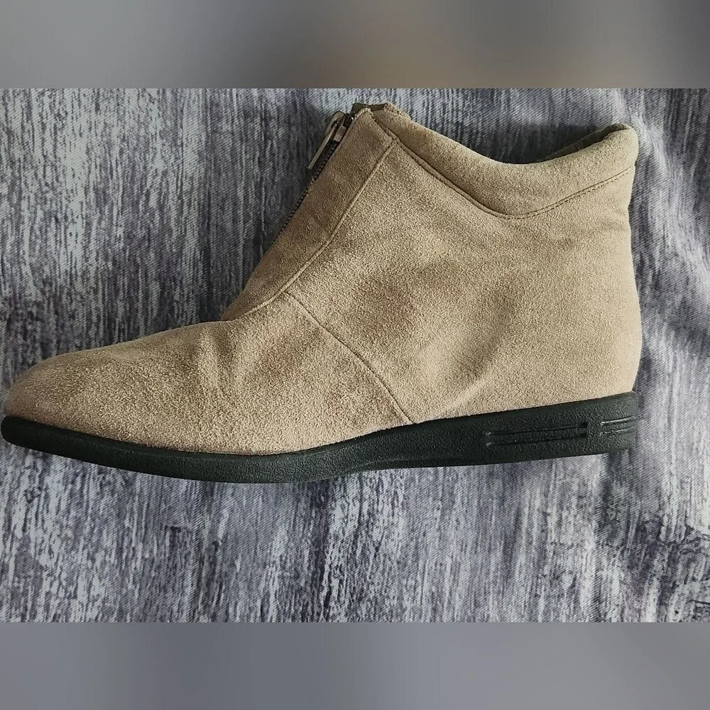 Beacon Comfort‎ Ankle Boots Zip Up Beige Suede Casual Everyday Shoes